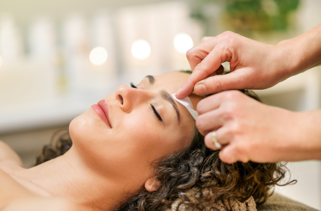 Eyebrow waxing before travel